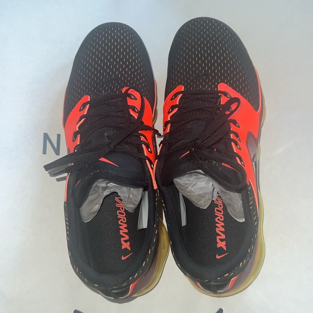 Nike shoes - Picture 3 of 6